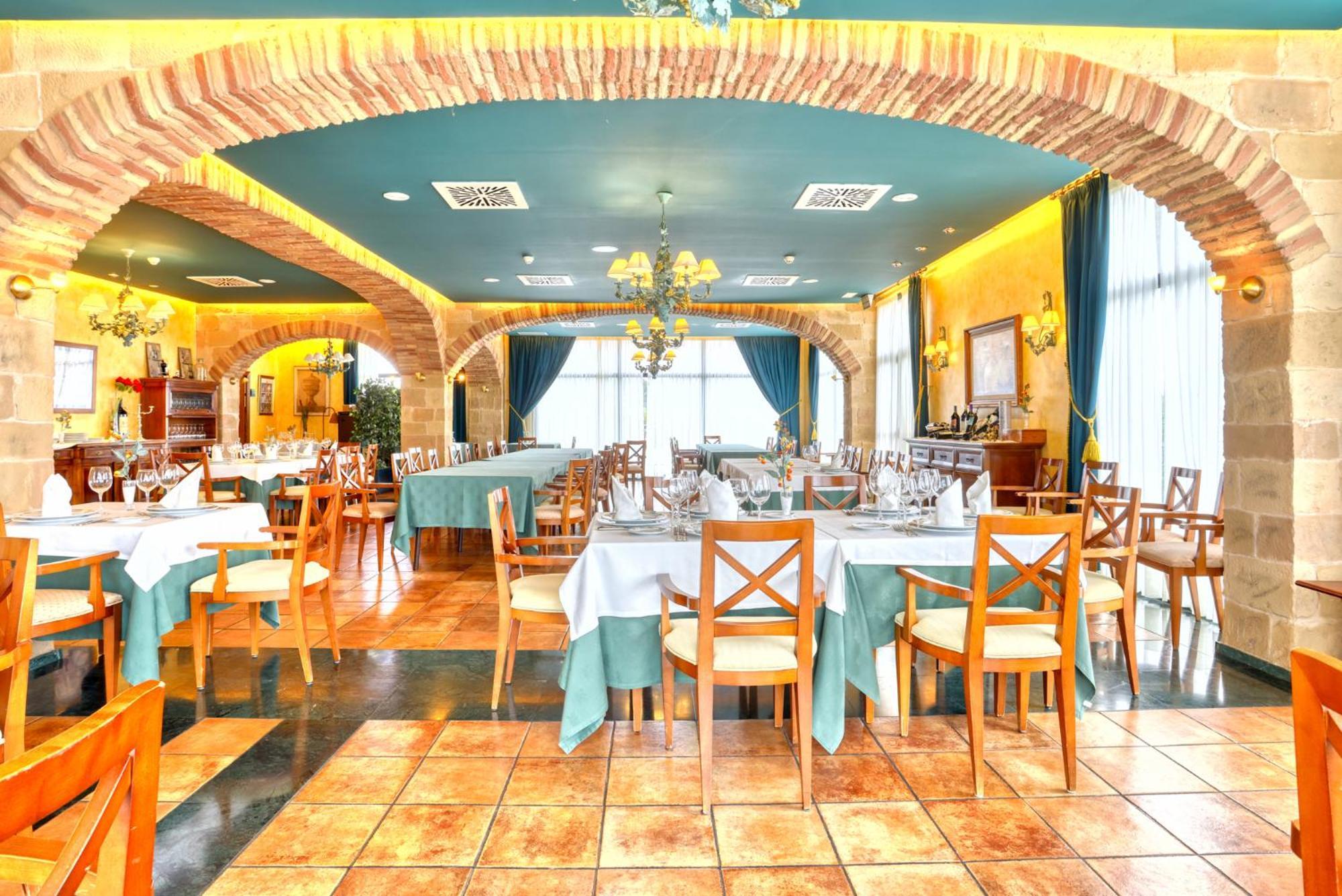 Hotel Villa De Almazán Dış mekan fotoğraf