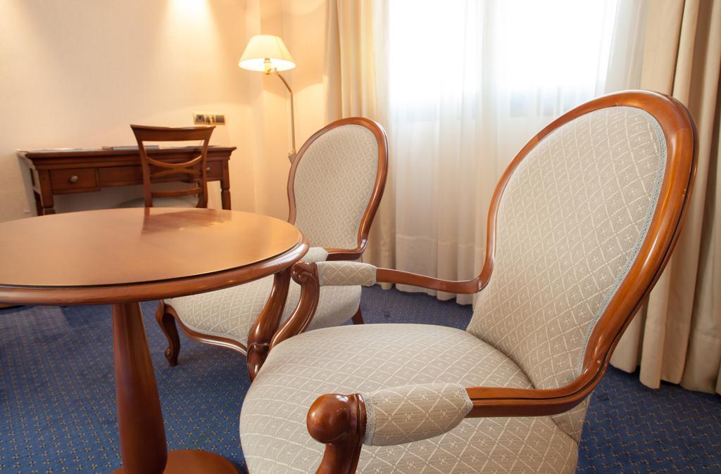 Hotel Villa De Almazán Dış mekan fotoğraf
